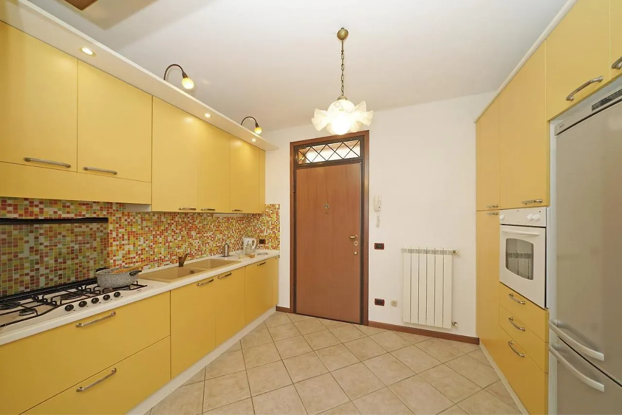 Appartamento Magenta - Gardagate Moniga del Garda 0*,  Italy