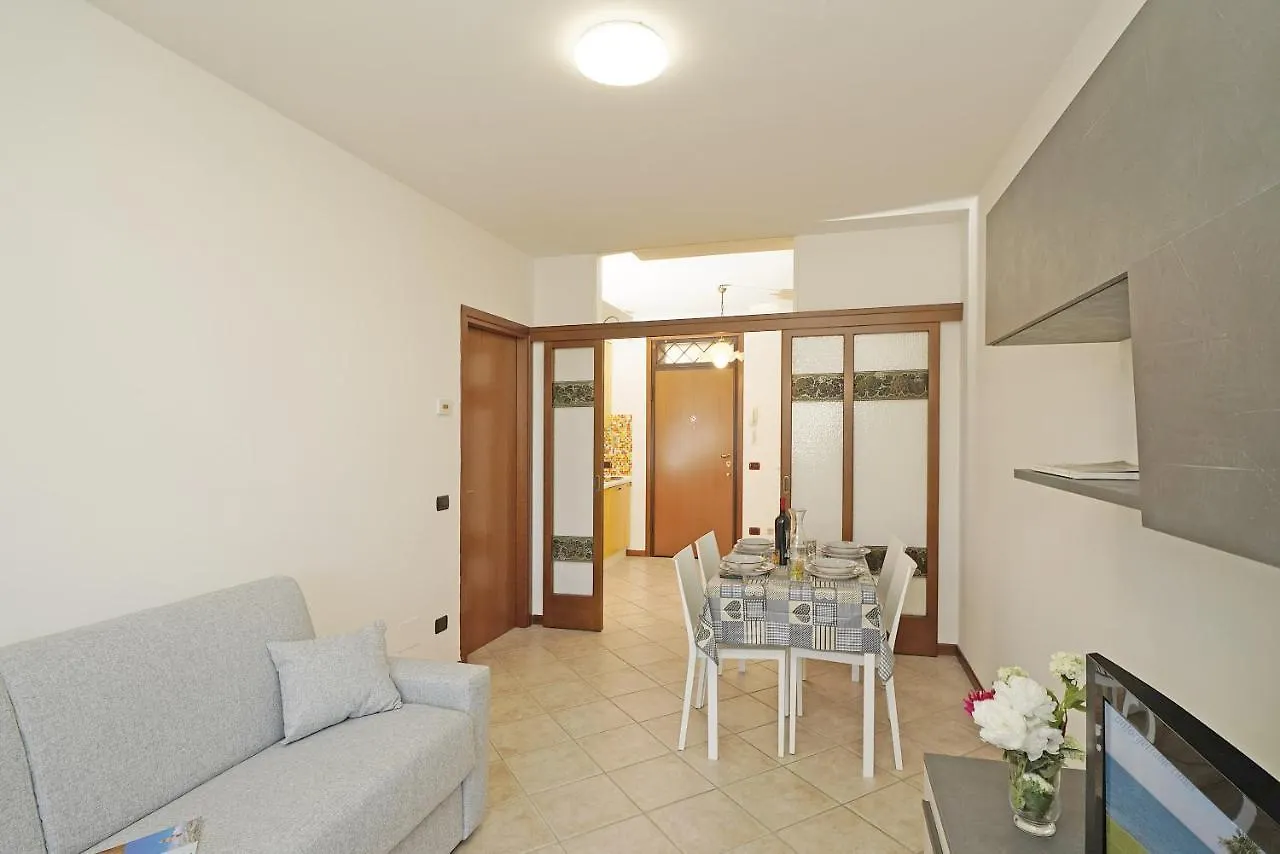 Appartamento Magenta - Gardagate Moniga del Garda 0*,  Italy
