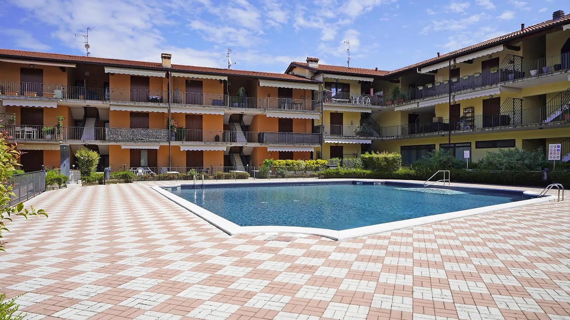 Appartamento Magenta - Gardagate Moniga del Garda 0*,  Italy